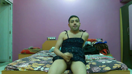 Cute & Nude Crossdresser: Sexy sissy crossdresser femboy sweet lízátko v dlouhých šatech.