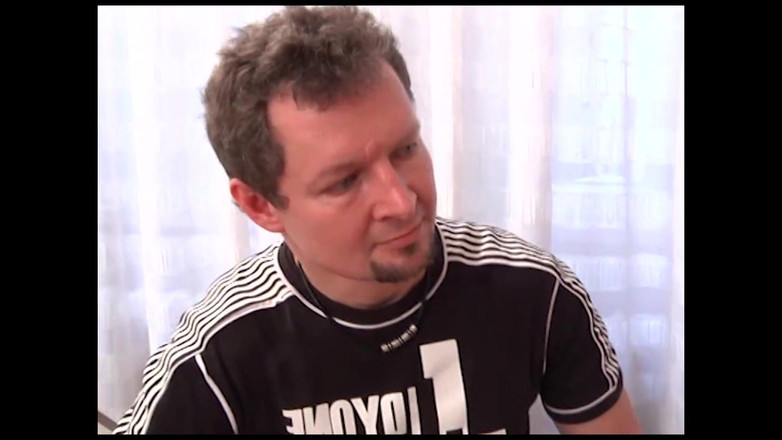 Muschi movie official: Hongerige hoer zuigt lul alsof haar leven ervan hangt