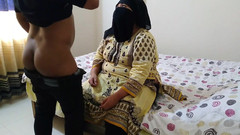 Aria Mia: Sexig fru tar sin pojkvän hem och knullar honom