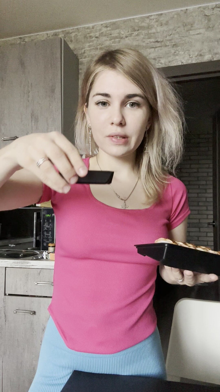 Misty Phoenix: Jen jíst sushi a mluvit