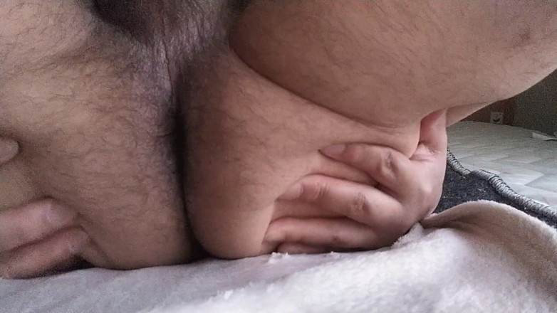Shaved man's play: Asiatischer behaart, praller typ masturbiert