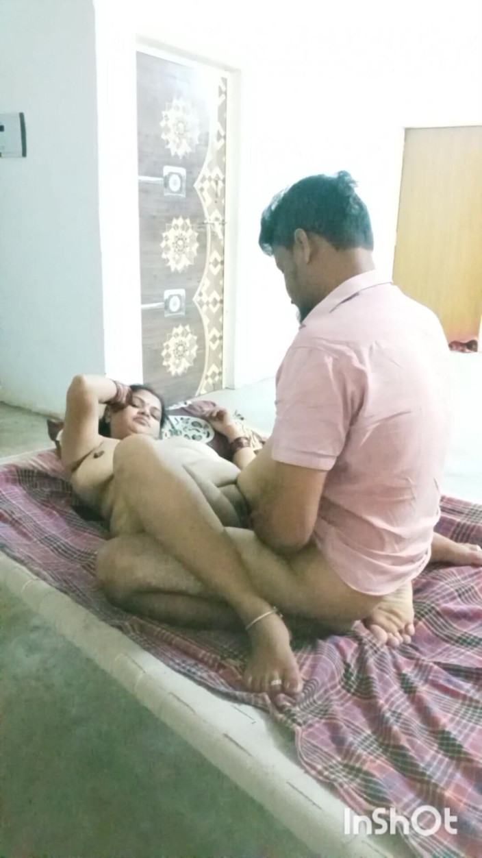 Bed: Desi Indian Housewife Homemade Sex