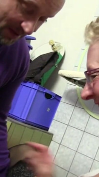 Mamie sait toujours que c'est incroyable de baiser