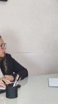 Grand-mère du PT de la chatte rouge impliquée dans des élections frauduleuses de président donne le cul pour que le bolsonarista le baise