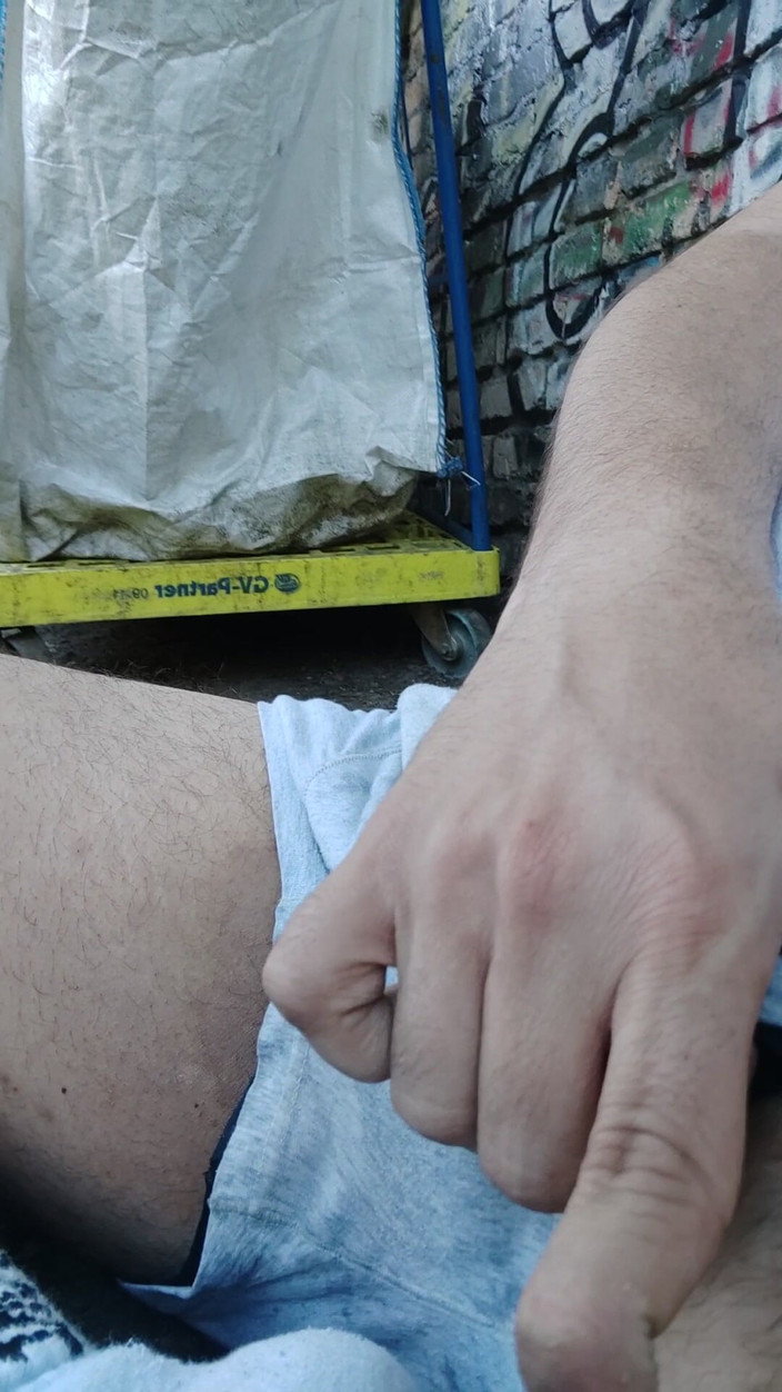 SmokedAlloy2: Utomhus en plats att ta en sperma i Mes Dj-bro...