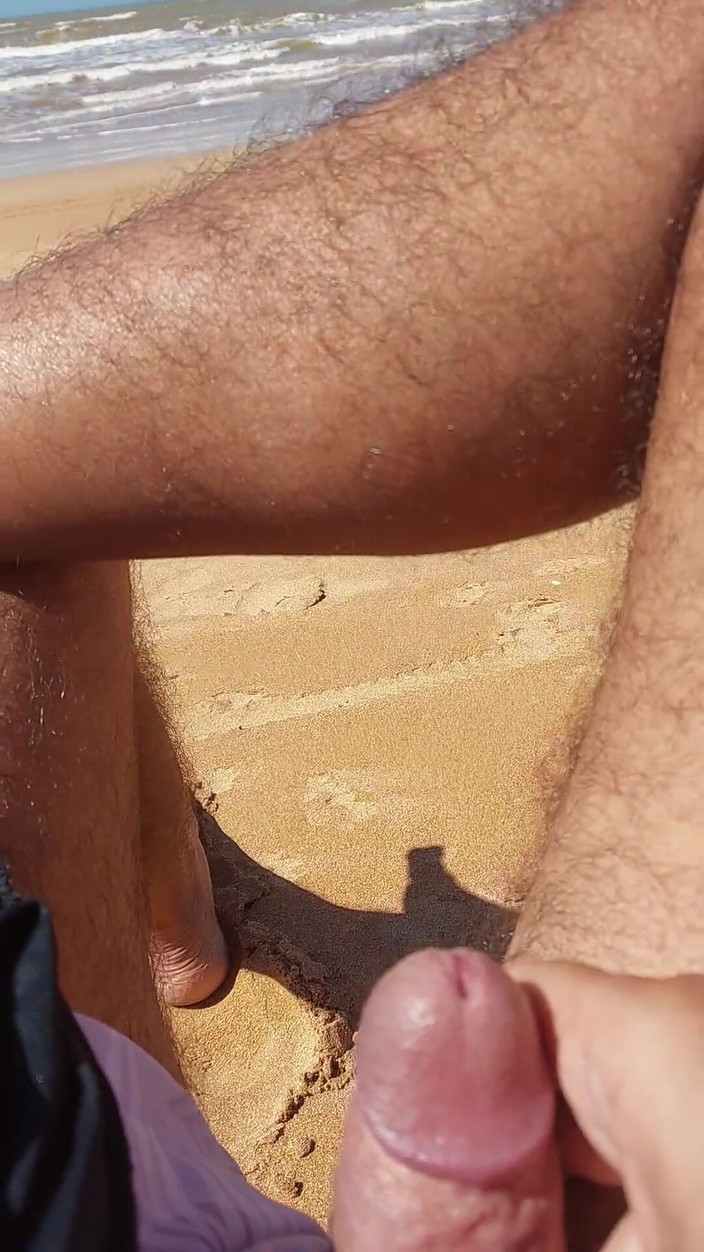 Ladysilvas: Ladysilva Exibindo Meu Pau Na Praia