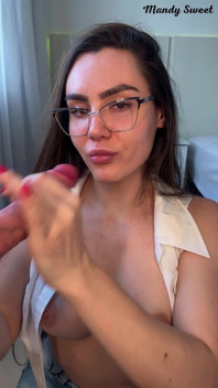 Su Nutricionista Mandy Notó Un Volumen En Sus Pantalones Y Decidió Evaluar Mejor...