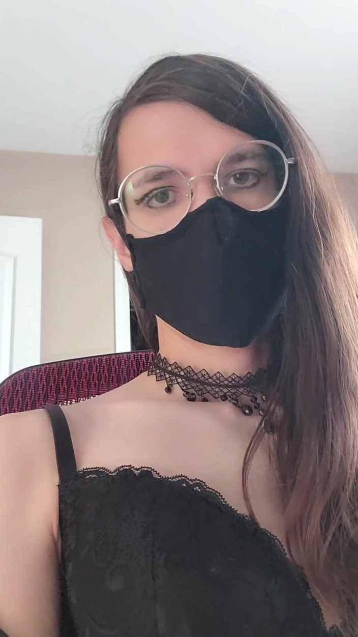 Mistress Mel: Je te nourris ma bite bien dure et éjacule