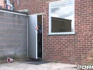 Porn-UK: Stunning Stacy Is a Dirty Copper