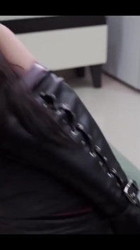 ใส่หน้ากากเพื่อเพลิดเพลินกับการกระตุ้นด้วยไฟฟ้า