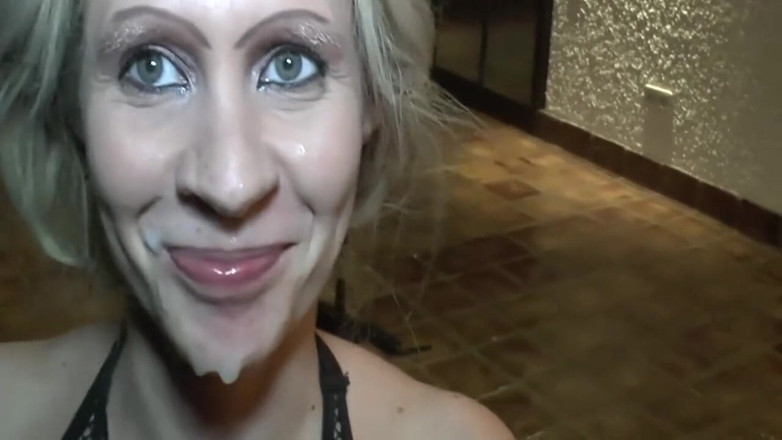 Bukkake Partys: Bữa tiệc bukkake nghiệp dư - con đĩ tóc vàng chơi tập...