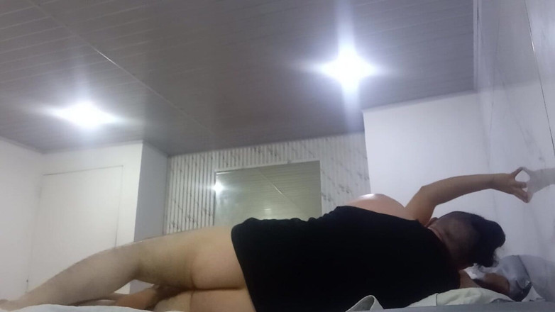 InnerOutfit822: La Amiga De Mi Esposa Solo Quiere Mi Verga