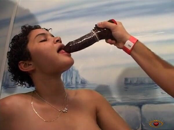 Big Sister: Persone vere fanno sesso nella Grande Sorella Club 83A