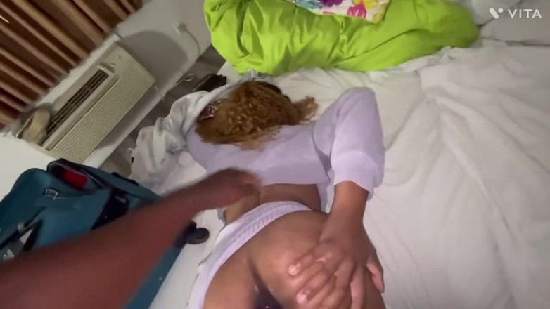 Fijii pornbox: Gadis hot ini pengen dientot habis-habisan sama cowok jamaika dengan...