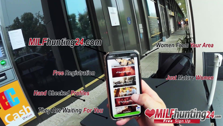 MILF Hunter 24: Mia Blow를 존나게 때리고 욕심 많은 입에 견과류를 발사하는 밀프 사냥꾼!