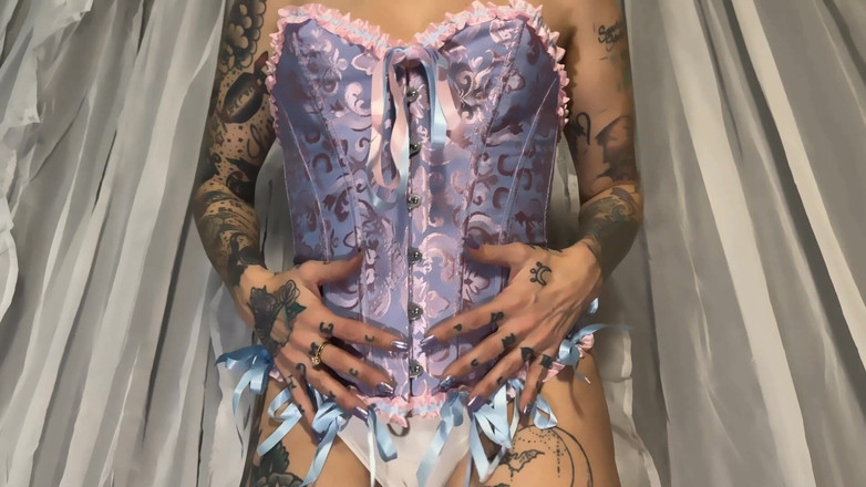 Miss Morticia: Fetişi dengeleyin