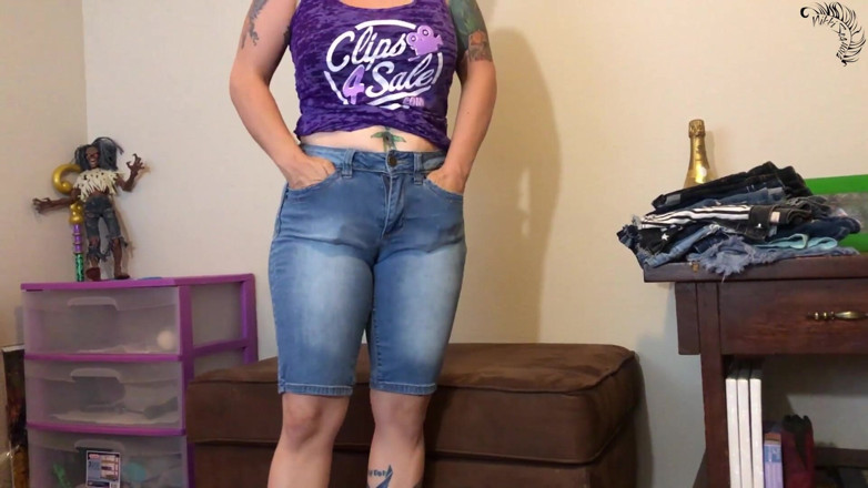Nikki's Fetishes: J’essaye tous mes shorts en jean pour toi