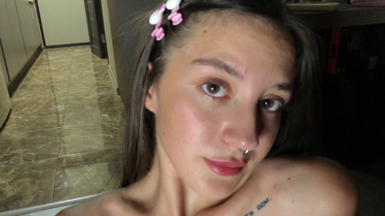Sugary Kitty: Lovely teen girl handjob and sucking dick to get cum...