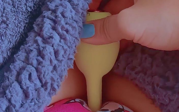 Little Dessert: Tiny Latina College Girl's First Vibrator Experience