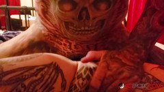 Alt Erotic: Potetovaná kráska Amber Luke touží po velkém ptákovi