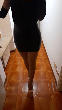 MILF with Extreme High Heels and Pantyhose Walking
