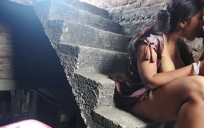 Pooja raniji: Pooja Bhabhi Outside First Floor Creampie Fuck
