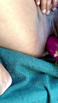 For the First Time, I Inserted a Natural Iron Pipe and an Eggplant Into Pusi