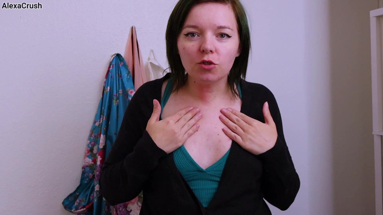 AlexaCrush: Iubita geloasă te prinde masturbându-te