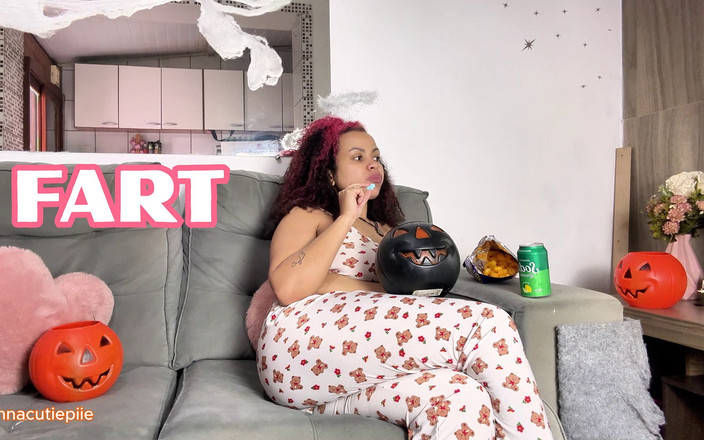 Cutiepiie Chubby: Гассі товстушка, ніч кіно на Хеллоуїн з пуканням і