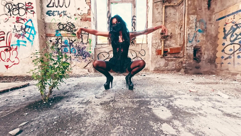 Miss Lilith devil: Lilith je nadržená ve své noční košili