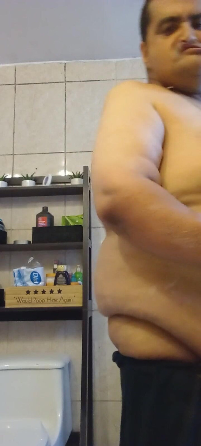 Chubbytits16: 내 자지를 알몸으로 가지고 노는 중
