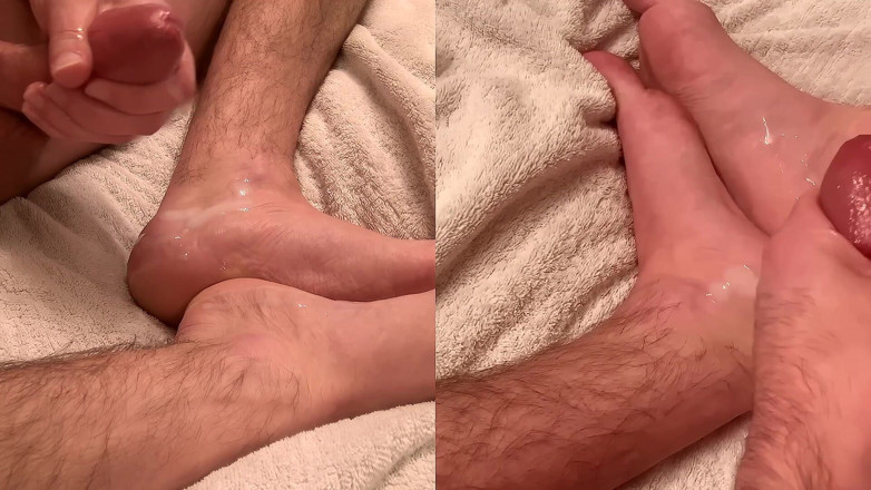 NakedFoxx: Ibadah kaki saya yang ditampar air mani