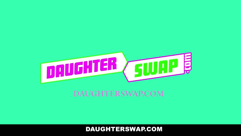 Daughter Swap: Dvě energické ebenové teenagerky si vyměňují táty
