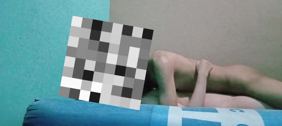 Famly sex: Przyjaciel podczas wizyty w jej internacie