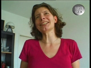 Horny Two really wet MILFs: Amateur milf slet speelt met haar poesje