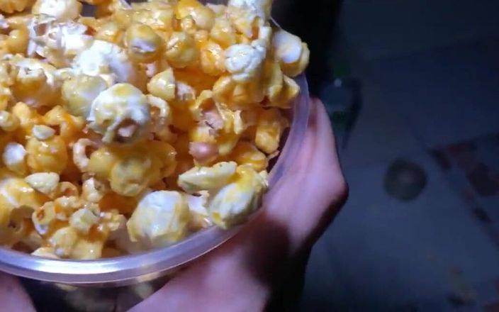 SinglePlayerBKK: Jerk off with Popcorn.