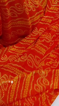 Wanita India yang hot dan cantik dientot pakai kain sprei