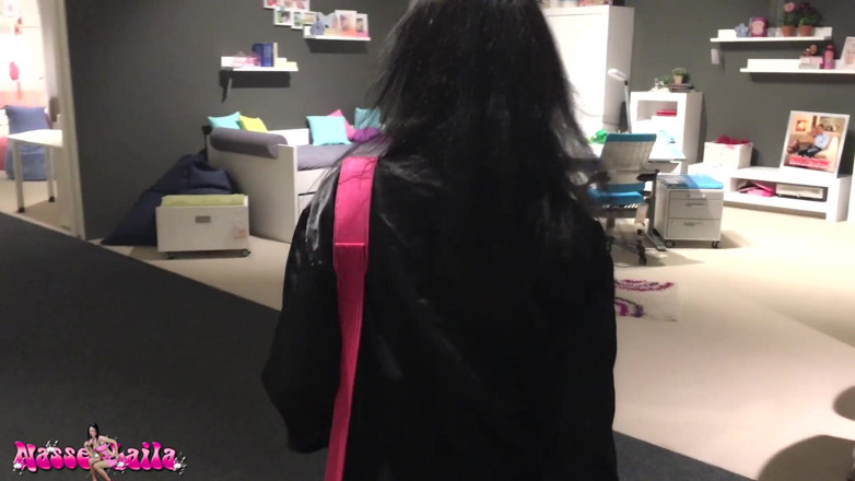 Laila Banx: Futută în magazinul de mobilă - plimbare extremă cu spermă