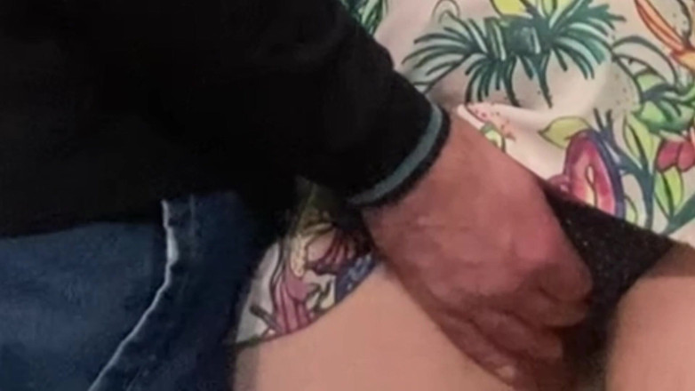 Niki studio: Zdradzająca żona masturbowała się w zatłoczonym metrze