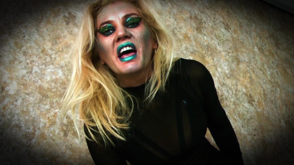 Goddess Celine: Halloweenský vědecký experiment