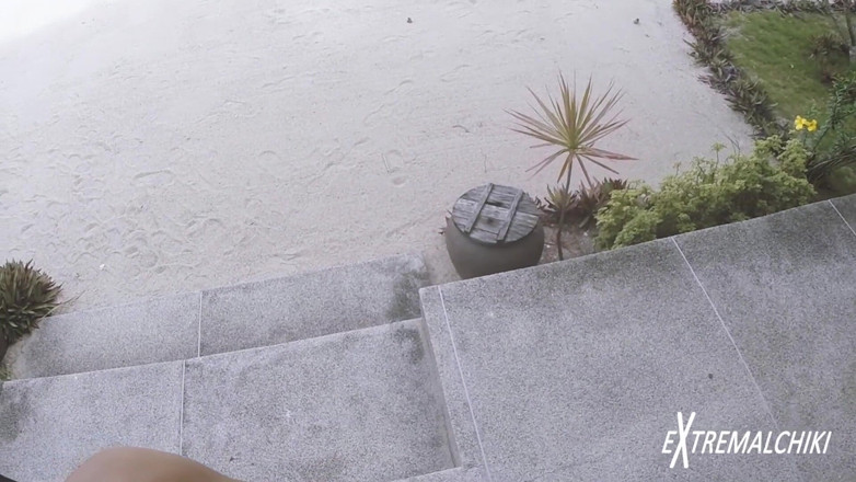 Extremalchiki: Outdoor villa twink sex