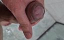 Lk dick: Masturbandose en el baño