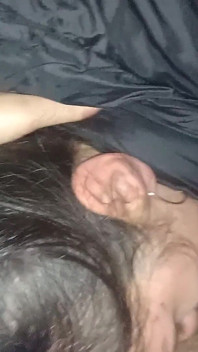 Een zieke vrouw, ontvang sperma om goed te worden