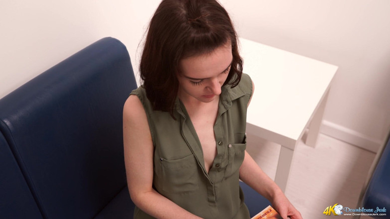 DownblouseJerk: Emily - bekleme odası eğlencesi - 31 talimatı