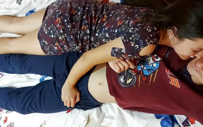 Alex and Luiza: Moje nevlastní sestra mě nenechá odpočívat a chce si hrát...
