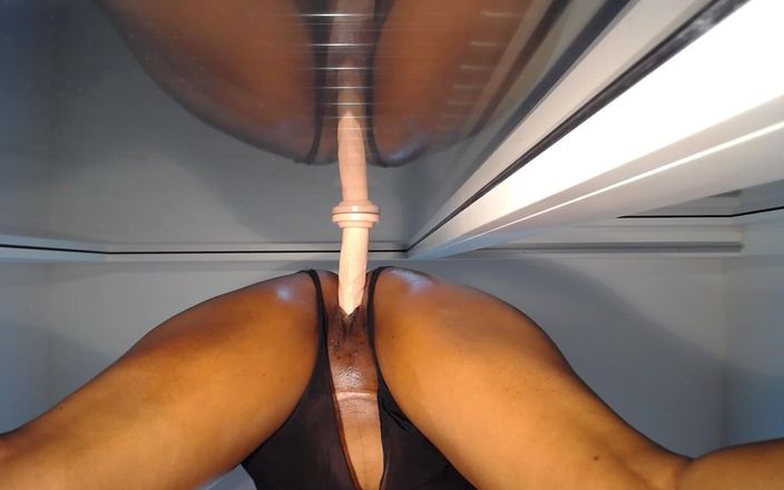 Yourhottie69: Manželka touží po trojce