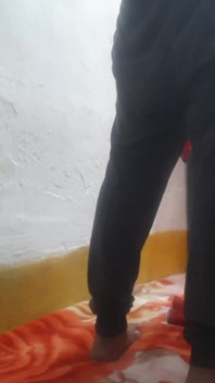 Des femmes à gros nichons en sari rouge se font baiser