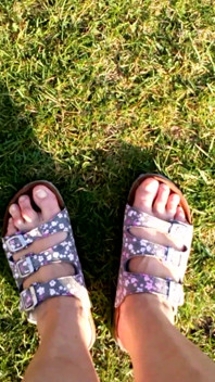 Descalzo Con Zapatillas