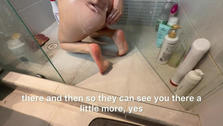 scarlettandc: Kıçam Ayaklarımda Taşıyor, Islak Bir Banyo Alıyorum