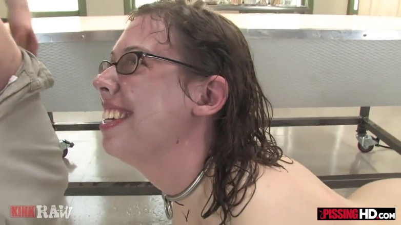 Pissing HD: Amateur closet freak loves to be pissed on